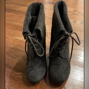 Very Volatile ladies brown suede wedge ankle booties, size 6 1/2